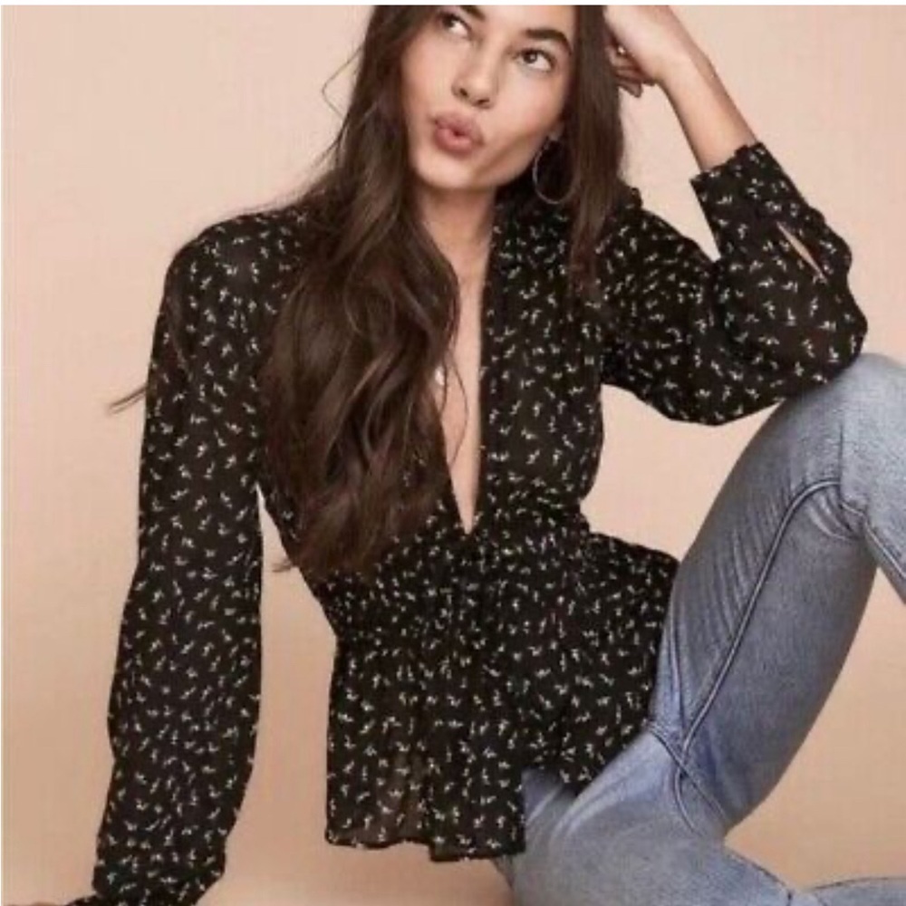 Free People | Black Long-sleeves V neck Top | Size XS